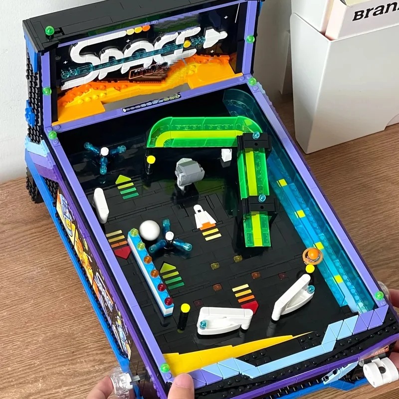 Nieuw binnen: 2274-delige bouw - Pinball Machine recensie en prijs